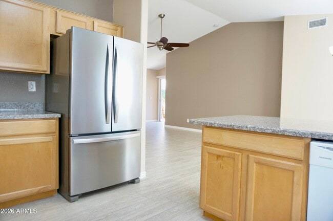 Building Photo - 3033 E Hononegh Dr