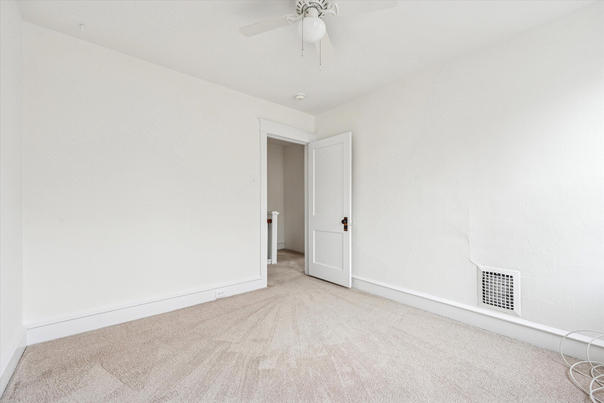 Building Photo - 10 W Jefferson St