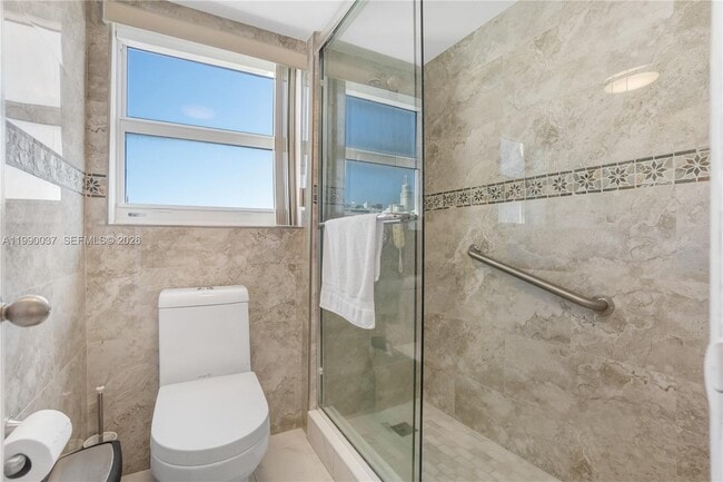 Building Photo - 245 18th St