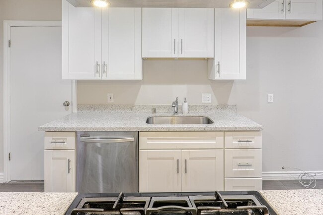 Building Photo - 4719 Snead Dr