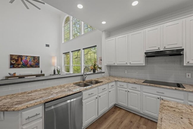 Building Photo - 12329 Pleasant Hill Ct