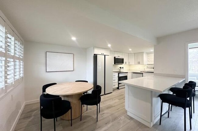 Building Photo - Mqwe