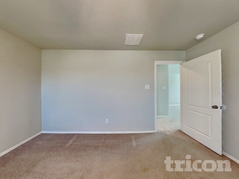 Building Photo - 40807 Mostyn Hill Dr