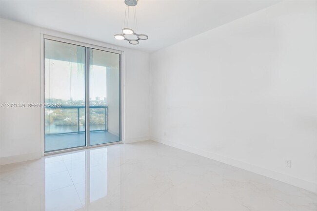 Building Photo - 17301 Biscayne Blvd