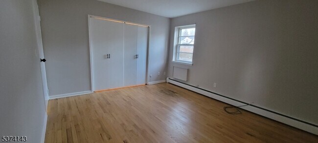 Building Photo - 138 Roseland Ave