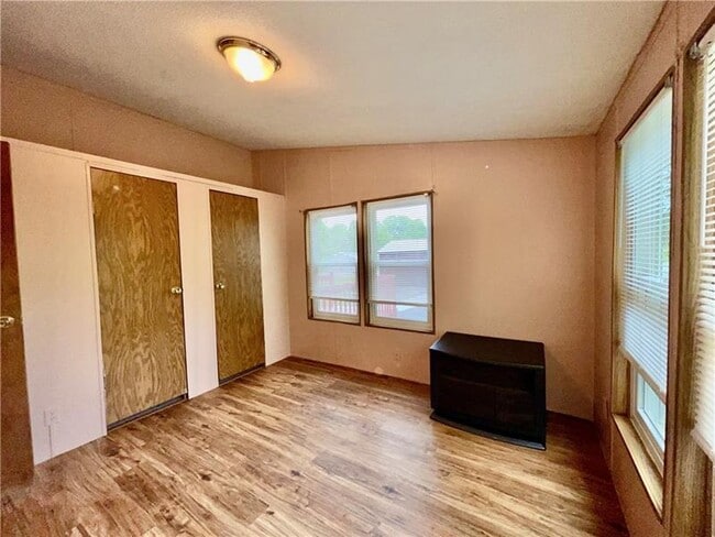 Building Photo - 535 Swihart Rd