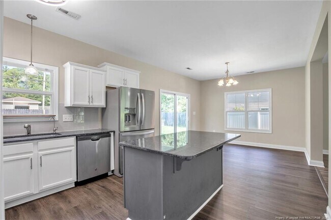 Building Photo - 2779 Rivercliff Rd