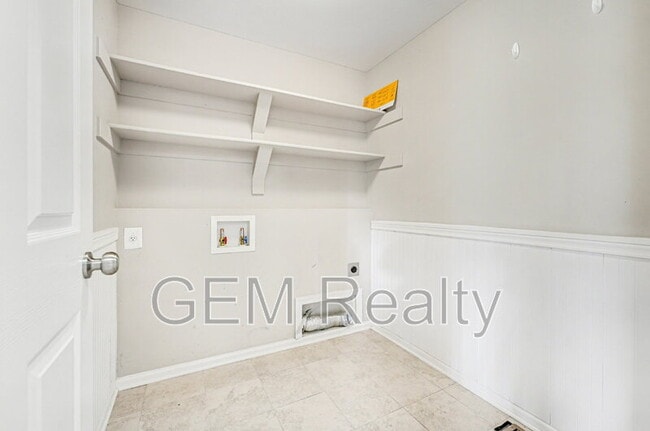 Building Photo - 9 Gallery Rd