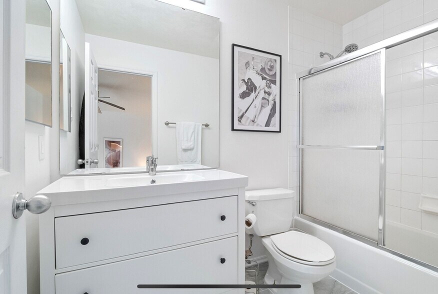 Building Photo - 4109 Westminster Pl