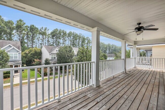 Building Photo - 3 Bedroom 3 Bathroom in Hinesville