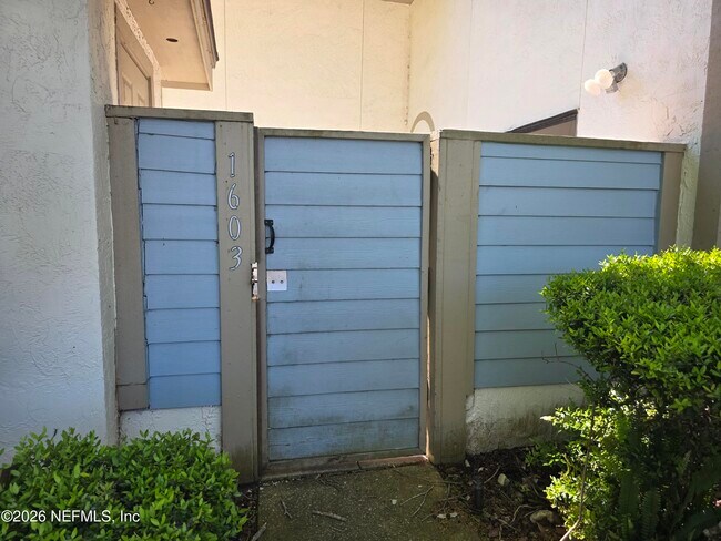 Building Photo - 1603 Challenger Ct W