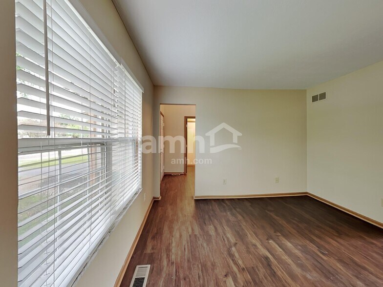 Building Photo - 3437 Oak Bend Blvd