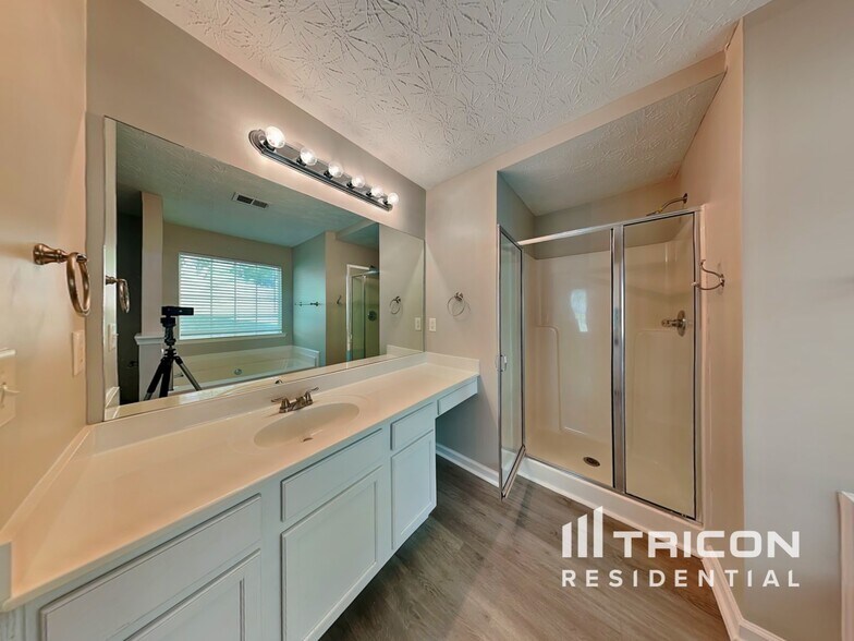 Building Photo - 5545 Amber Cove Way