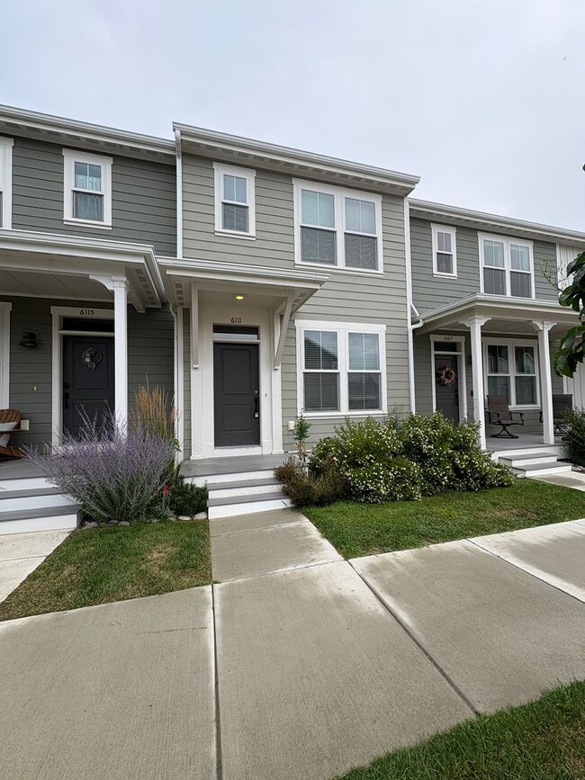 Building Photo - 2 Bedroom 2.5 Bathroom Duplex in the Annaf...