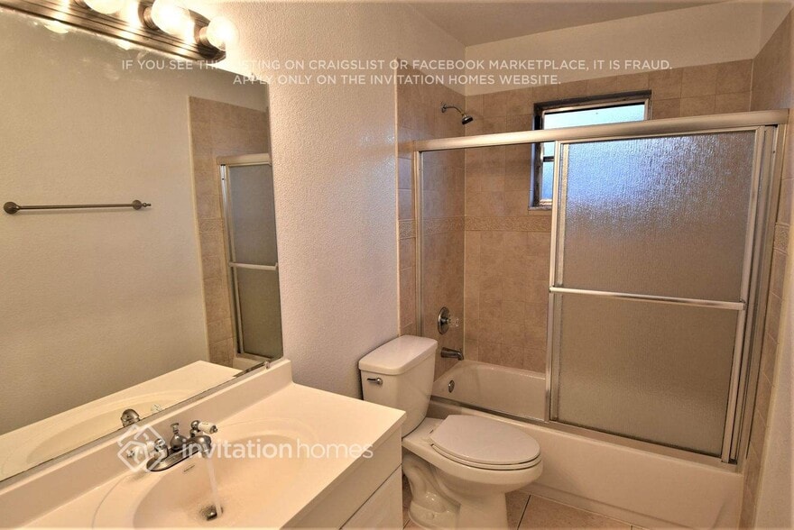 Building Photo - 16620 SW 93rd Ave