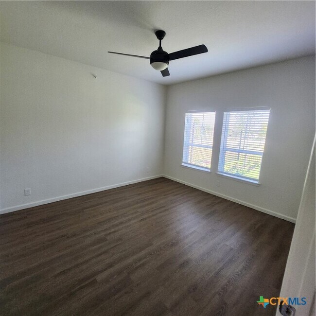Building Photo - 475 River Fair Blvd