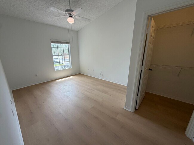 Building Photo - 10336 Fox Trail Rd S