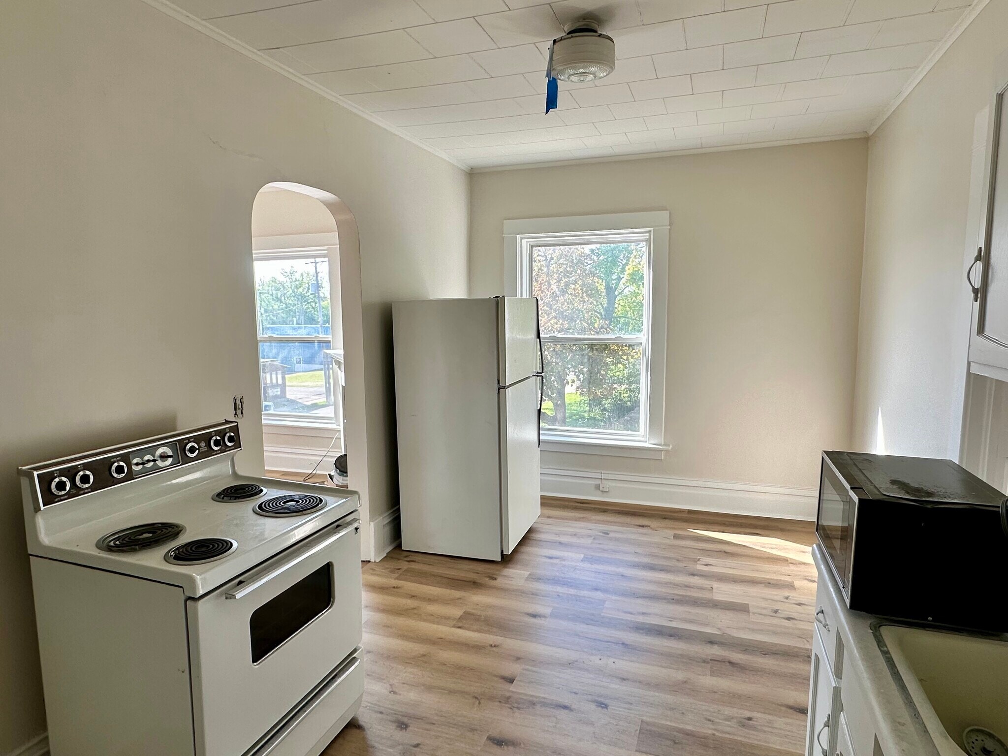 Building Photo - 424 N Parker Dr