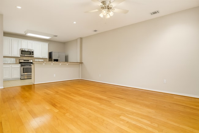 Building Photo - Location, Location! A Must-See Midtown Gem!