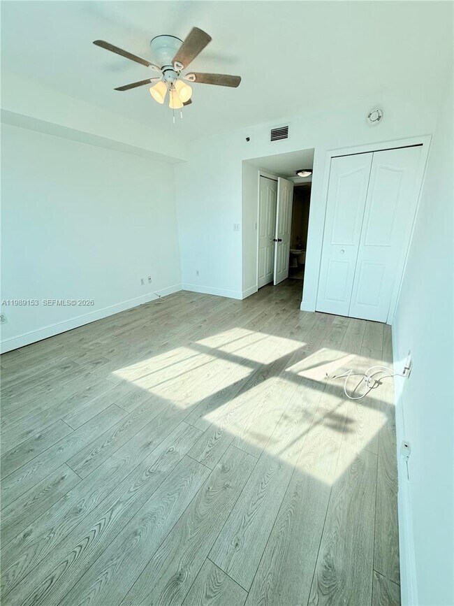 Building Photo - 2665 SW 37th Ave