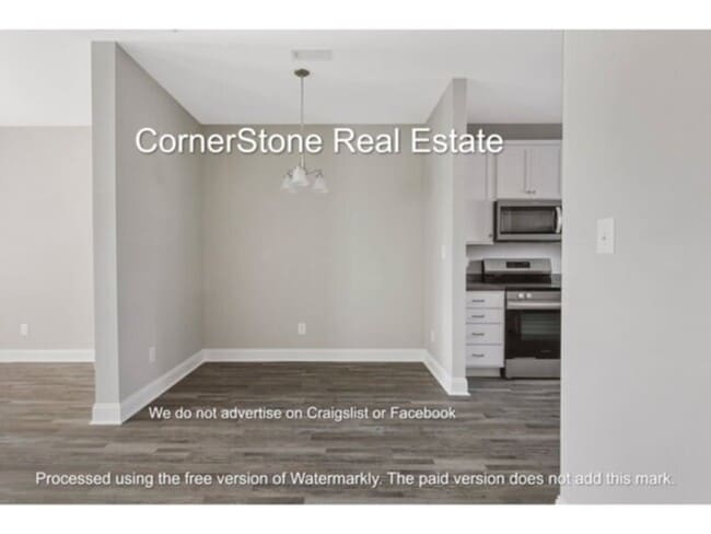 Building Photo - 2858 Little Dr