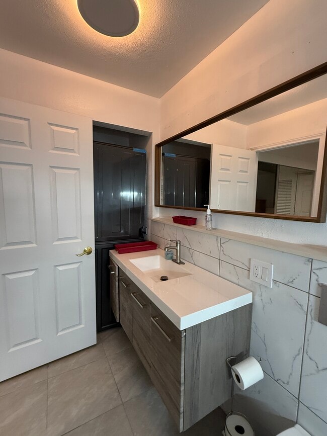 Building Photo - Spring Lawson