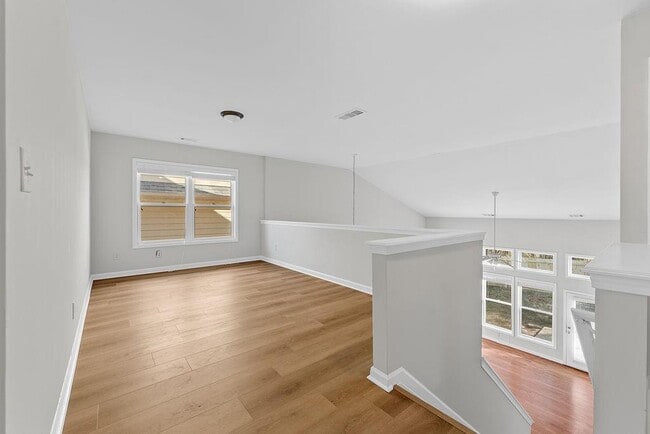 Building Photo - 3476 Harvest Ridge Ln NE