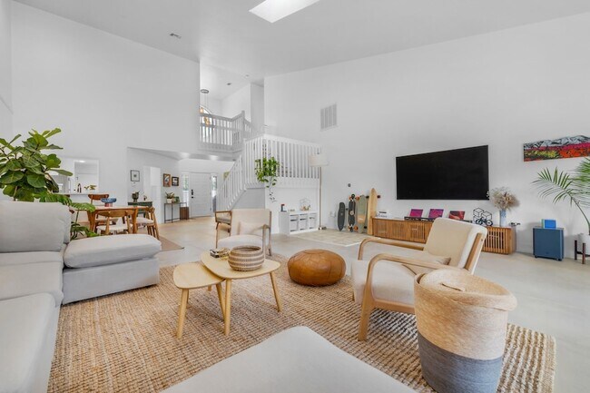 Building Photo - 4117 W Palm Aire Dr