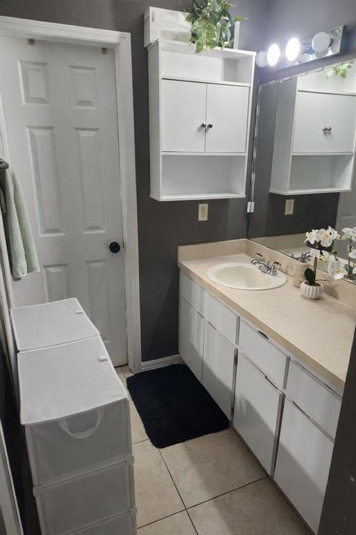 Building Photo - 6115 N Albany Ave