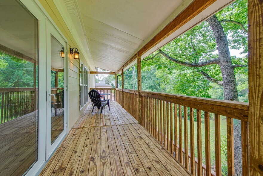 Building Photo - 629 Brook Hollow Rd
