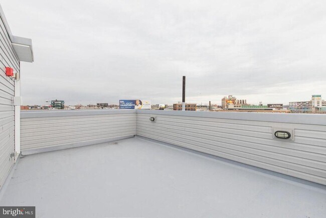 Building Photo - 90-94 E Laurel St