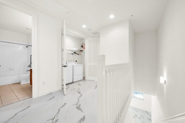 Building Photo - 750 Millbrae Ct