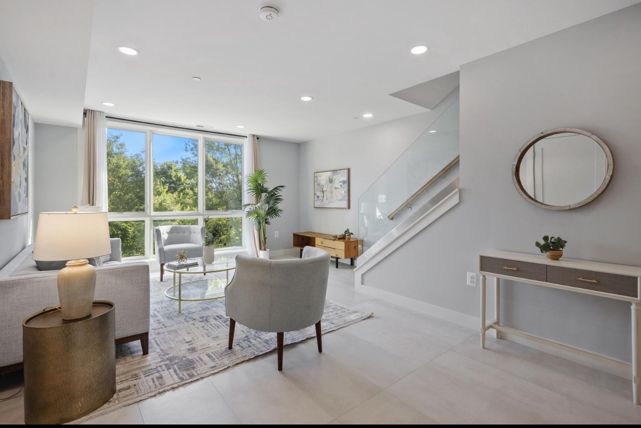 Building Photo - 424 Missouri Ave NW