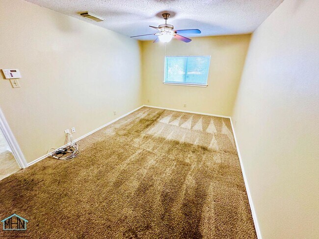 Building Photo - Charming & Move-In Ready 3-Bedroom Home wi...