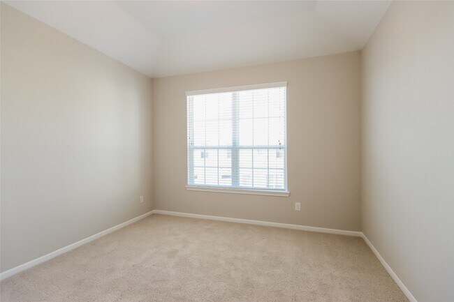 Building Photo - 4618 Regent Manor Dr