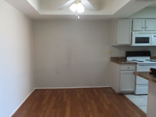 Building Photo - North Mesa 2 Bedroom 2 Bath Condo in Gated Community