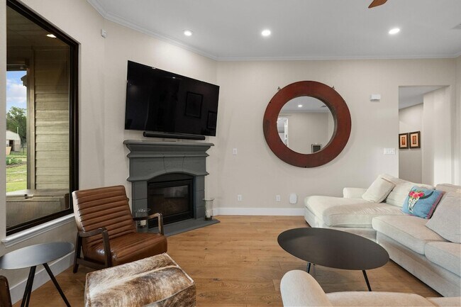 Building Photo - 4518 Diamante Dr