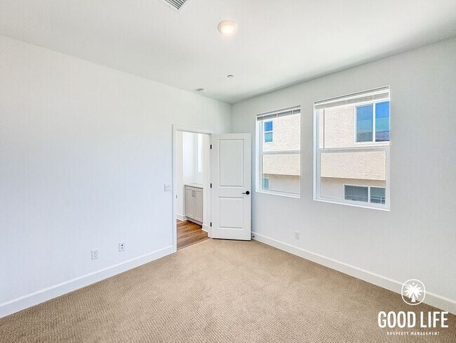 Building Photo - 10538 Cara Cara Dr