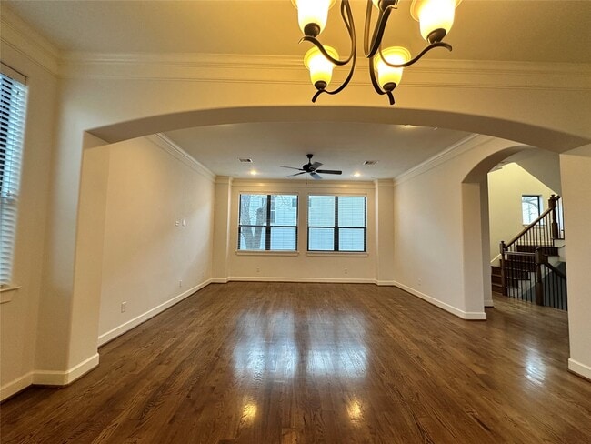 Building Photo - 615 W 27th St