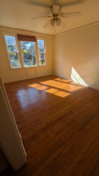 Building Photo - 2225 Wisteria St