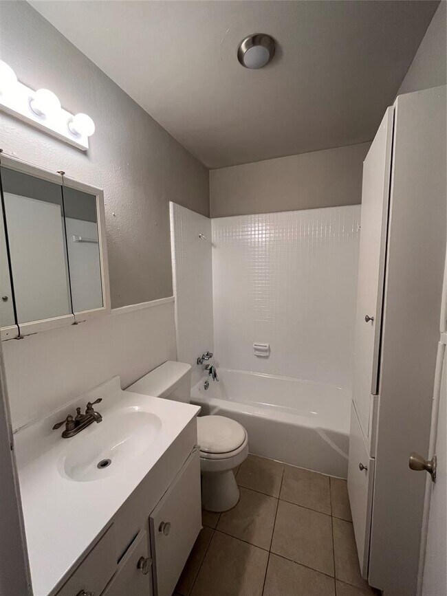 Building Photo - 1514 Forest Trail