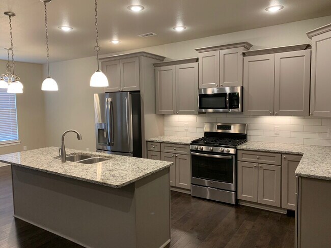 Building Photo - 1513 Crestwood Hills Ln