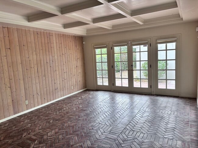 Building Photo - 1705 West Dr