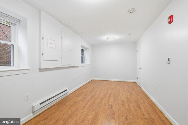 Building Photo - 711 Lamberton Dr