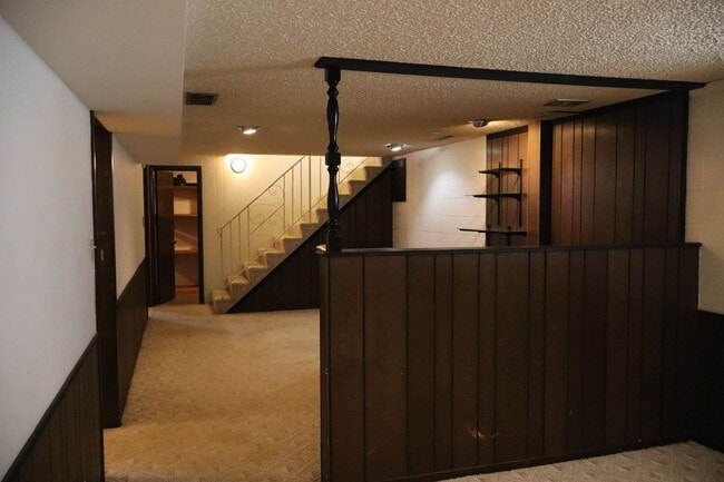 Building Photo - Spacious 3 Bedroom Home with Finished Base...