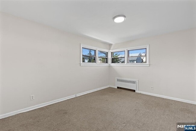 Building Photo - 154 Ames St