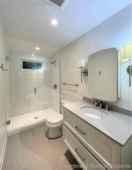 Building Photo - 70 Spring St