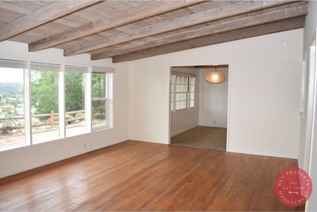 Building Photo - Grantville, Charming 4-Bedroom Home with S...