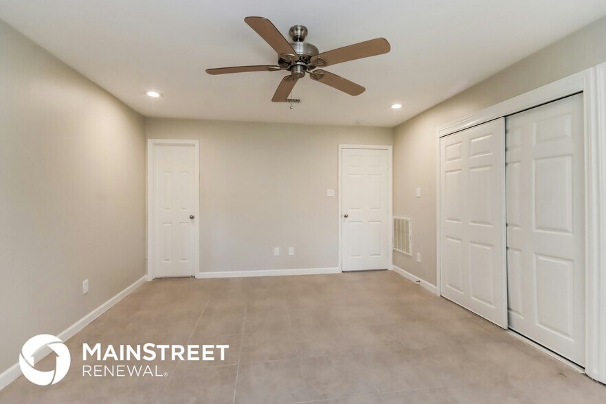 Building Photo - 24518 Pine Canyon Dr