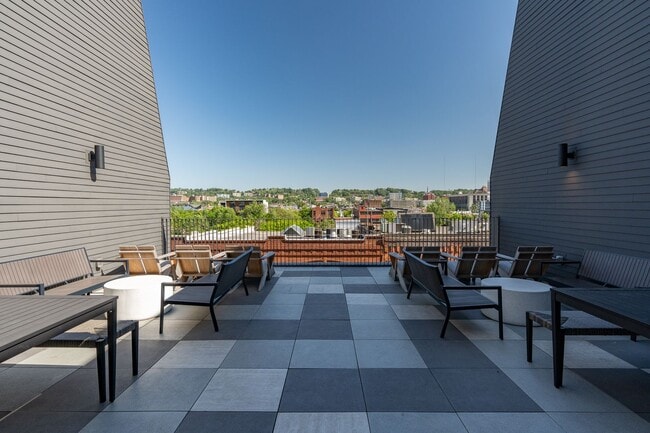 Building Photo - 2212 1st Ave N